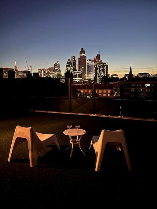 Luxury Artistic 2 Bedroom W/Balcony-Great Location Central Londres Extérieur photo